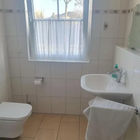 Sonniges Im Einfamilienhaus 홈스테이